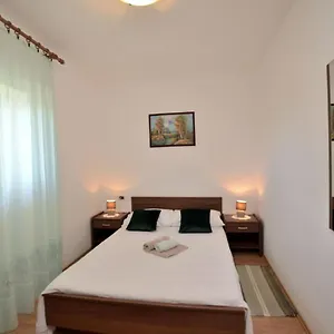 Apartment Mariano, Baldaši