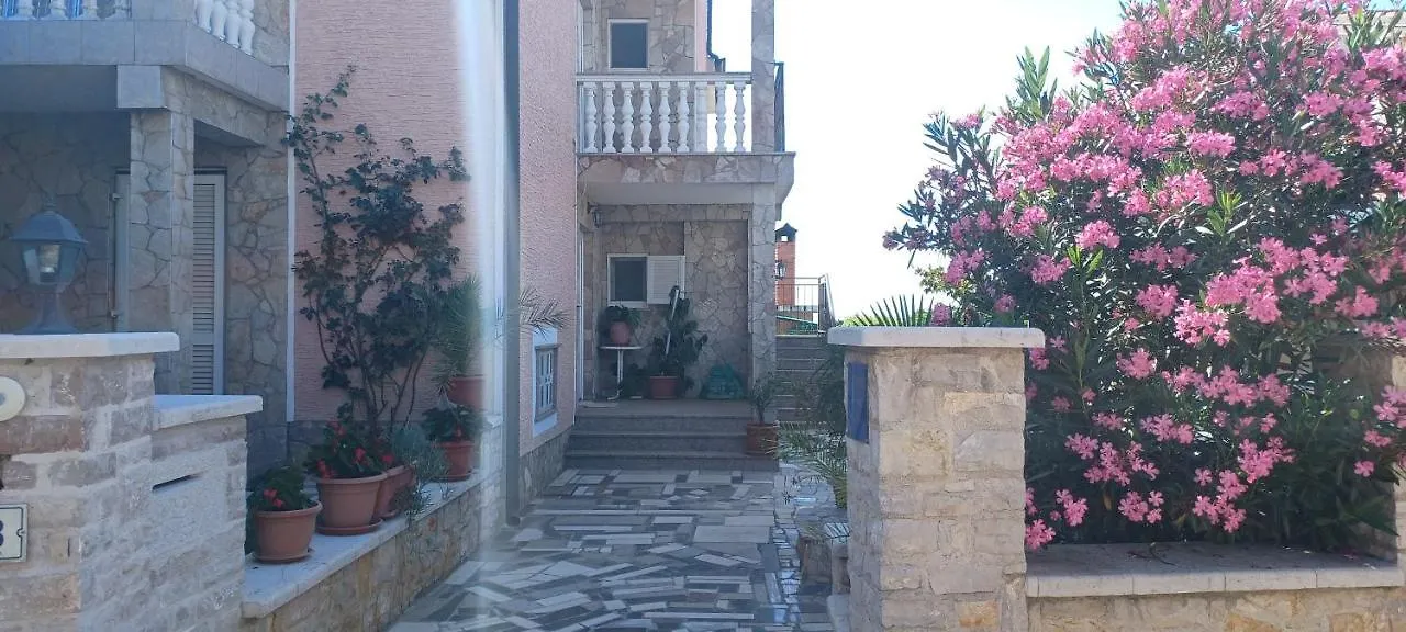 Apartments Vesna Nova Vas  0*, Nova Vas (Porec)